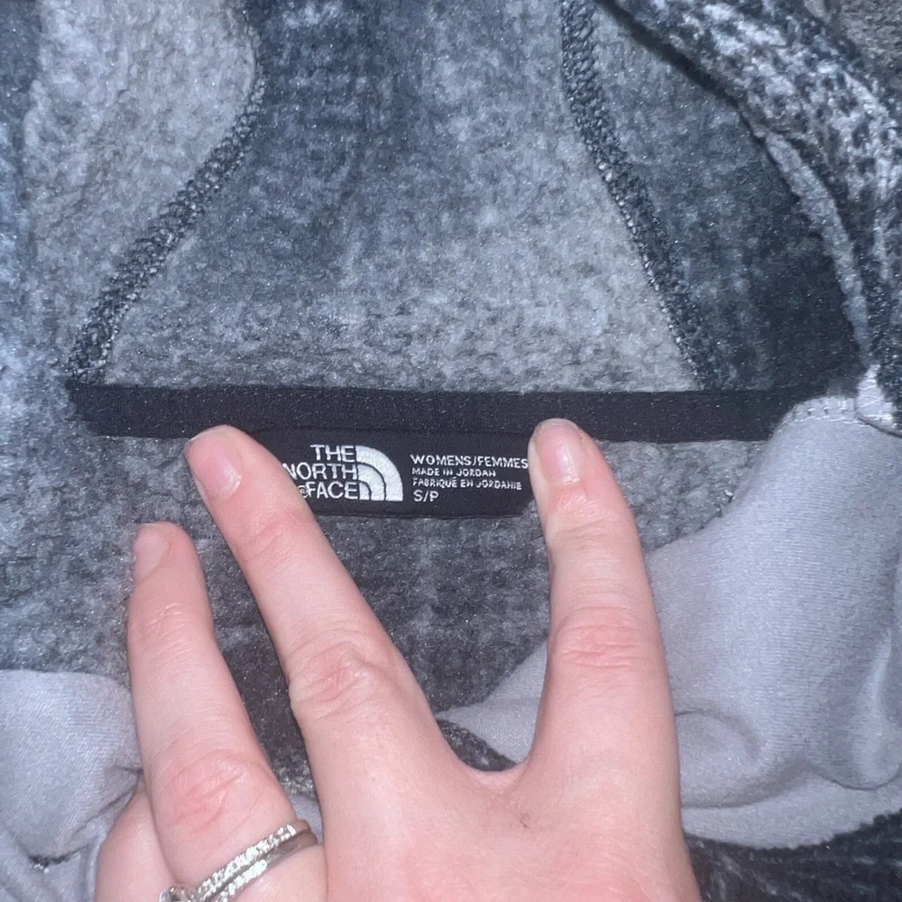 The North Face Gray and Navy Fleece Jacket - Picture 2 of 4